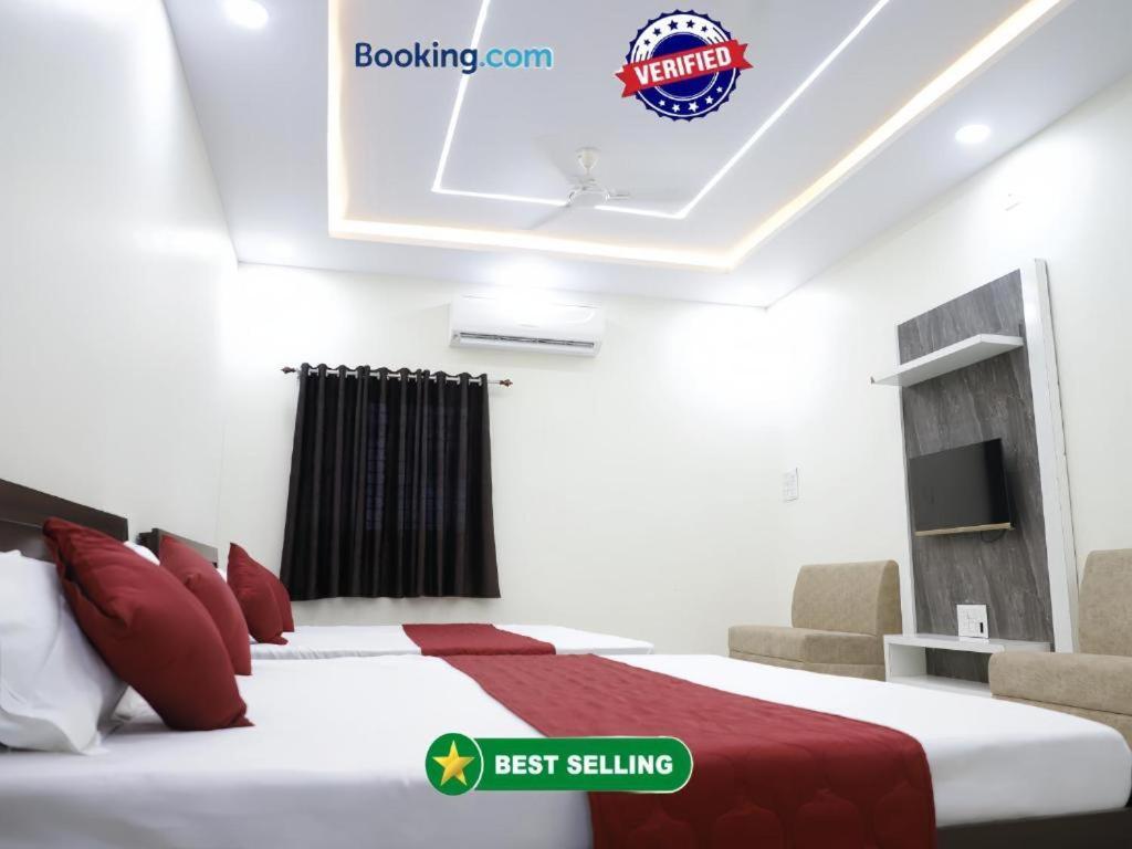 Hotel Jag Laxmi Palace Prime Location Main Road Near Mahakal Temple And Railway Station Uddzsaín Kültér fotó